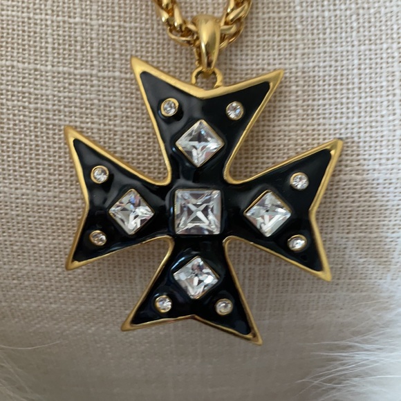 EUC Kenneth Lane Maltese Cross necklace - Picture 3 of 7